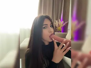 Bongacams Live Sex Cam of Alliina-leee
