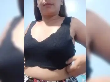Bongacams Sex Chat of mamajhaxx01