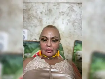 Bongacams Watch Live Sex Cams of GardenerofIllusions