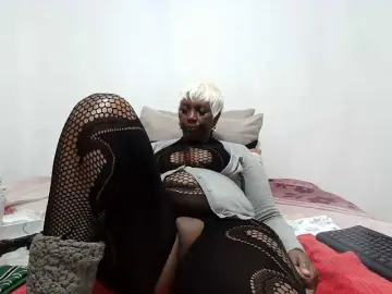 Bongacams Watch Live Sex Cams of CreamyBum