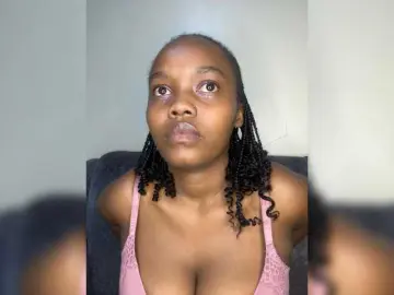 Bongacams Free Live Porn of Curvy-maxy9