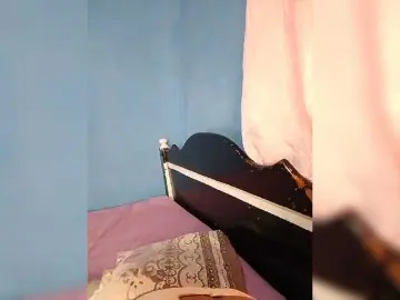 Bongacams Live Sex Cam of Candis02