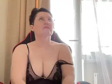 Bongacams Live Sex Cam of HotMilfPussy