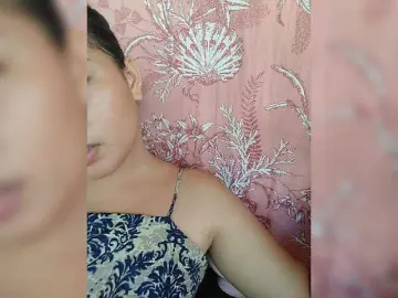 Bongacams Free Porn Cam of XXhornywetprincess99XX
