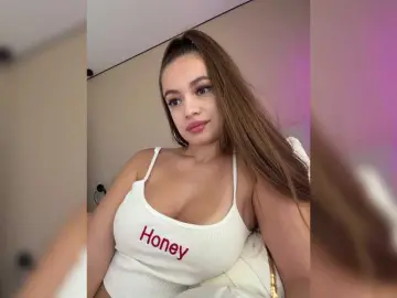 Bongacams Watch Live Sex Cams of bookonlinefree