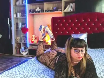 Bongacams Watch Live Sex Cams of CandyBigbooty