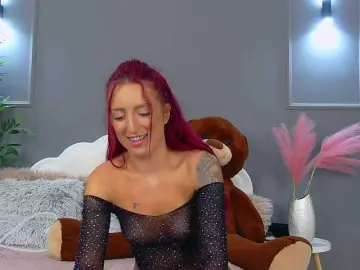 Bongacams Live Porn of CrystalRed