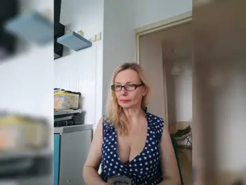 Bongacams Adult Video Chat of ShiningMILF