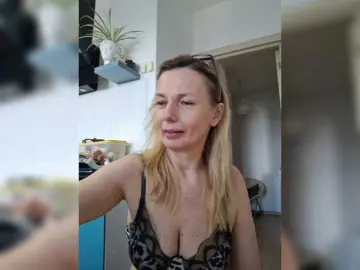 Bongacams Best live sex cam show of ShiningMILF