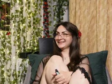 Bongacams Free Porn Cam of NaughtYHomemadE