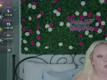 Bongacams Live Sex Cam of Siennaluxx