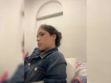 Bongacams Watch Live Sex Cams of LeiaStone