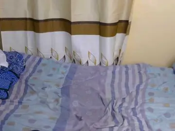 Bongacams Free Porn Cam of Essyfreaky