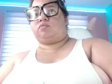 Bongacams Sex Cam of lexxy-bbw