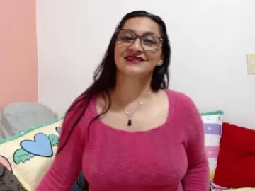 Bongacams Private Sex Chat of KarinaSuarez1