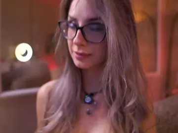 Bongacams Nude Webcam of MaddieBryggs
