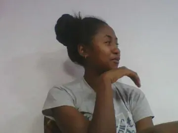Bongacams Live Sex Cam of Marinah1a