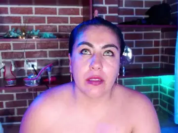 Bongacams Nude Webcam of GatuSexx