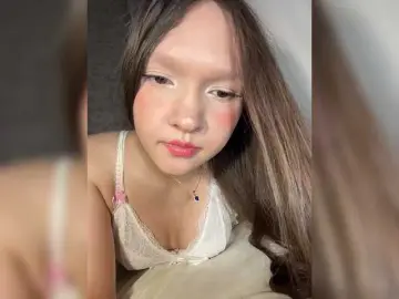 Bongacams Watch Live Sex Cams of Cute-Lolly