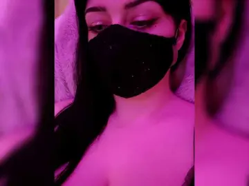 Bongacams Watch Live Sex Cams of YennSI