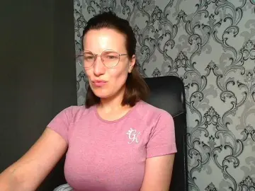 Bongacams Watch Live Sex Cams of BellaKisss1