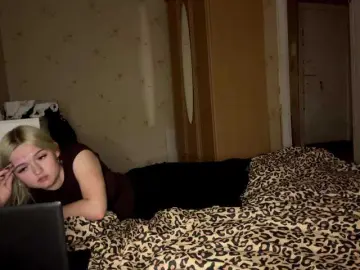 Bongacams Sex Cam of DulcieDrinkall