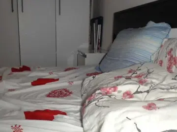 Bongacams Watch Live Sex Cams of petitedanielle