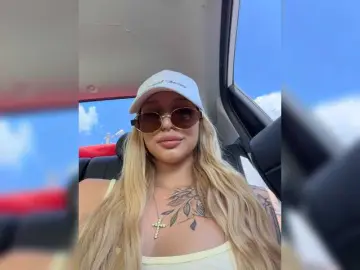 Bongacams Free Live Porn of EwaBrown