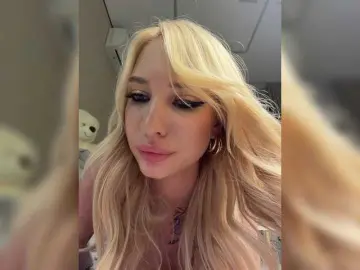 Bongacams Live Sex Cam of EwaBrown