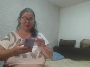 Bongacams Sex Cam of emmasquirt69