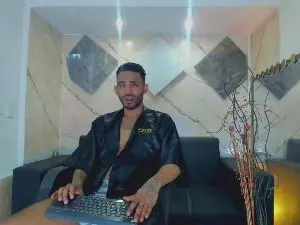 Cam4 Nude Webcam of dominic_max1