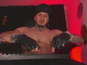 Cam4 Nude Webcam of thebeastmaster