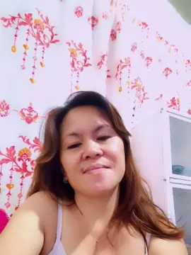 Cam4 Sex Cam of Queenbee82