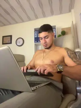 Cam4 Nude Webcam of dimitri_coleman