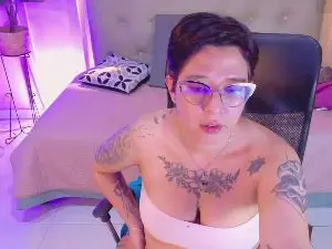 Cam4 Free Live Porn of chloe_rosse_