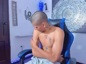 Cam4 Live Sex of Adan_oriol