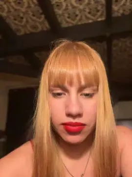 Cam4 Free Live Porn of saraangelafern1