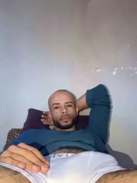 Cam4 Live Sex of Magico237