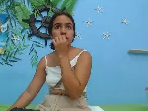 Cam4 Live Porn of skinnysofia18