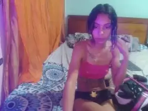 Cam4 Private Sex Chat of Sasha_Raven