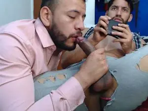 Cam4 Live Porn of DERECKHOT33