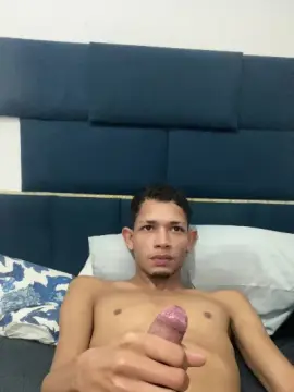 Cam4 Adult Video Chat of Mlknovinhooo