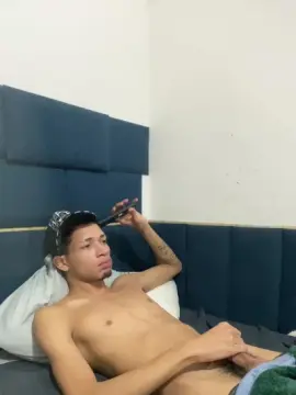 Cam4 Adult Video Chat of Mlknovinhooo
