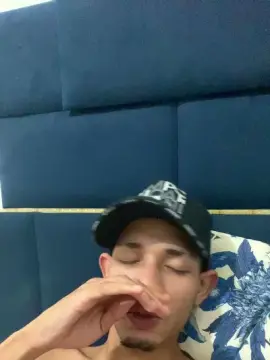 Cam4 Live Porn of Mlknovinhooo