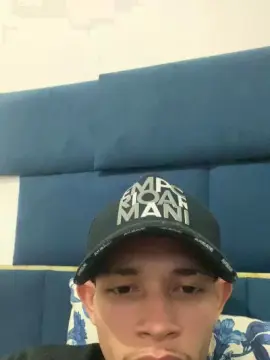 Cam4 Adult Video Chat of Mlknovinhooo