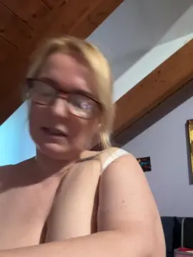 Cam4 Adult Video Chat of lucestellata