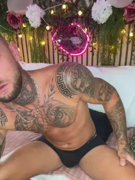 Cam4 Live Porn of Loretino1
