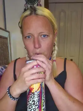 Cam4 Sex Chat of JuliaJamesXX69