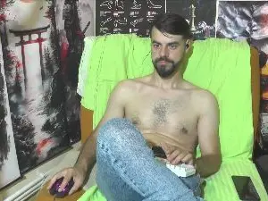 Cam4 Free Porn Cam of hornymaster93