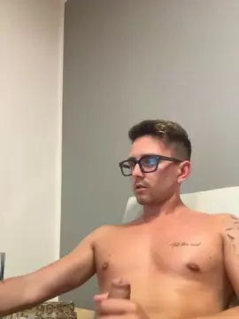 Cam4 Live Sex Cam of masterboss_